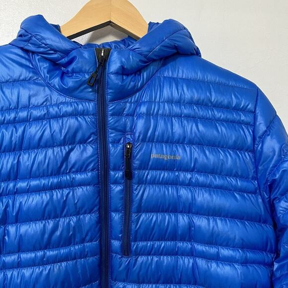 Patagonia Men’s Ultralight Down Hooded Jacket Size M Blue Hiking Packable Men's - Picture 5 of 9